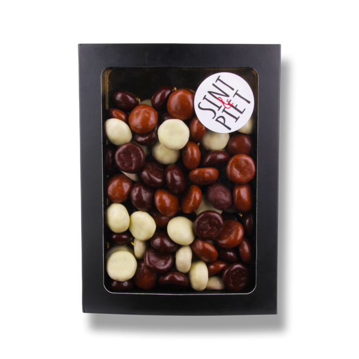 Giftbox gevuld met Sinterklaas chocolade pepernoten in melk, puur en wit met feestelijke verpakking